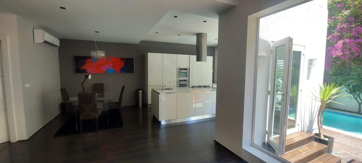 中庭プール付メゾネット 3